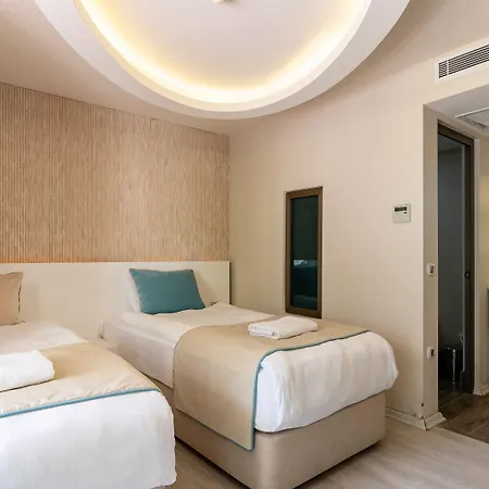 Hotel The D 4*