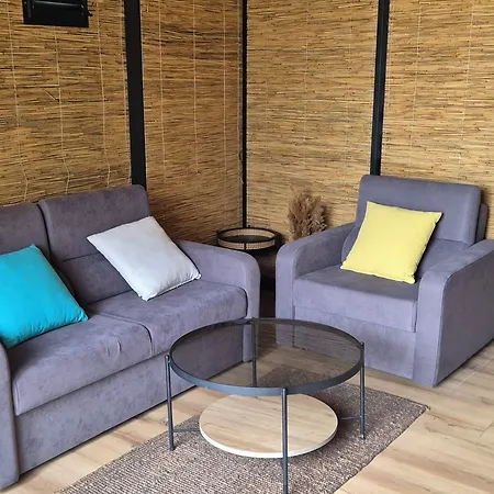 The D Отель Кешме